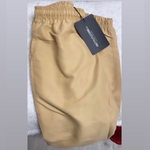 Pretty Little Thing sweatpants